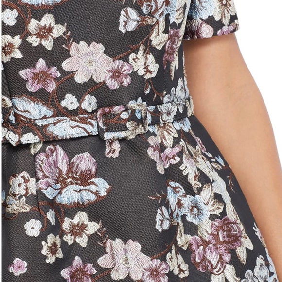 Presley Tapestry Jacquard Dress
GAL MEETS GLAM - Picture 2 of 5